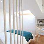 Largo Trigueiros Light-Filled Loft Apartment